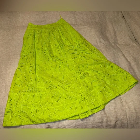 Green Monstera Eyelet Maxi Skirt - Picture 9 of 15